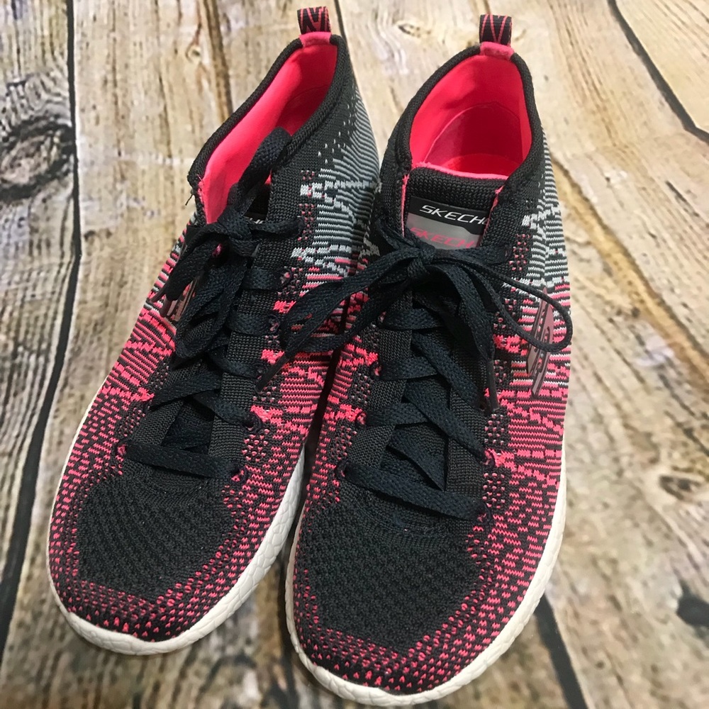 Ladies Skechers Air-cooled memory foam sneaker